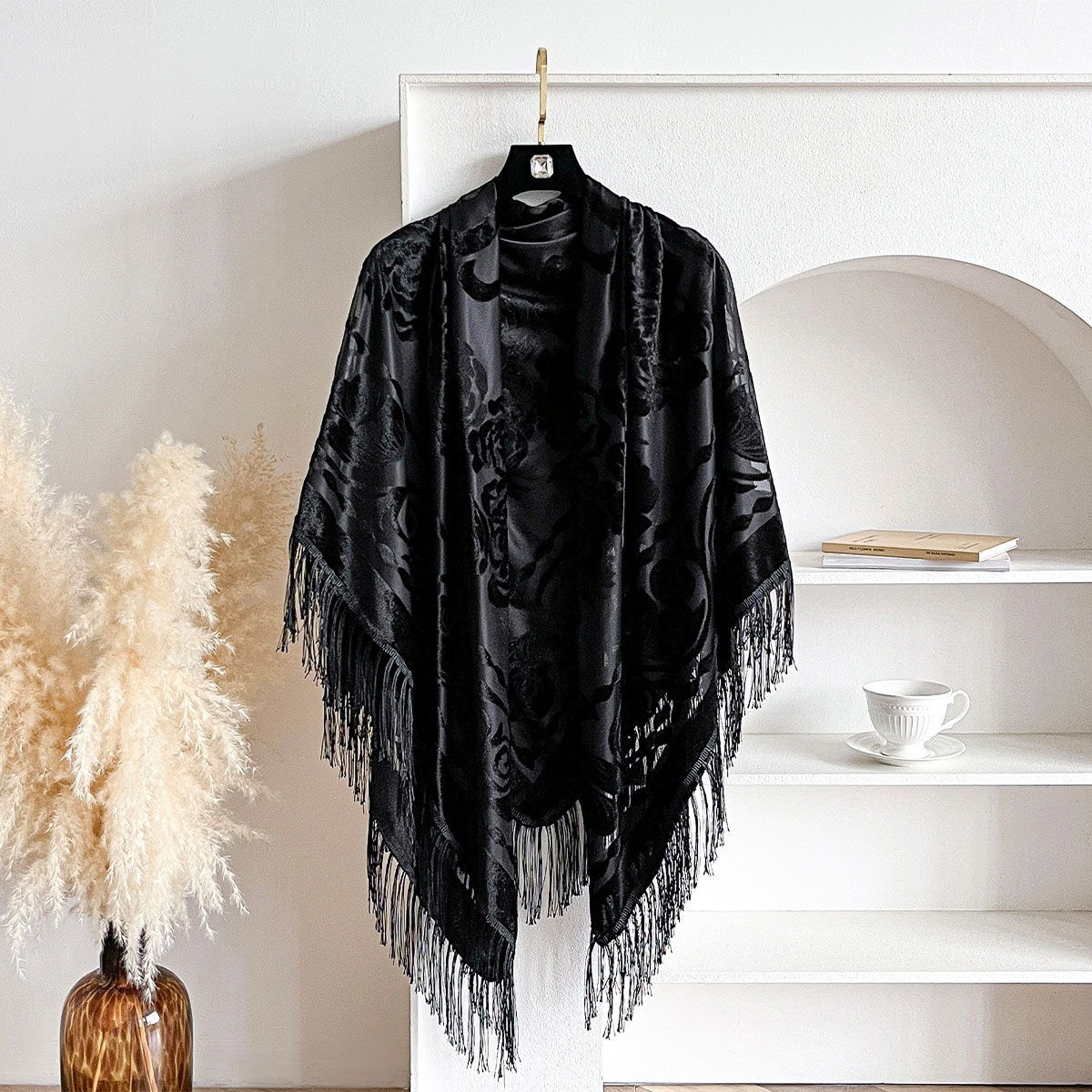 Embroidery Shawl - Syal Beludru Retro dengan Rumbai Bordir
