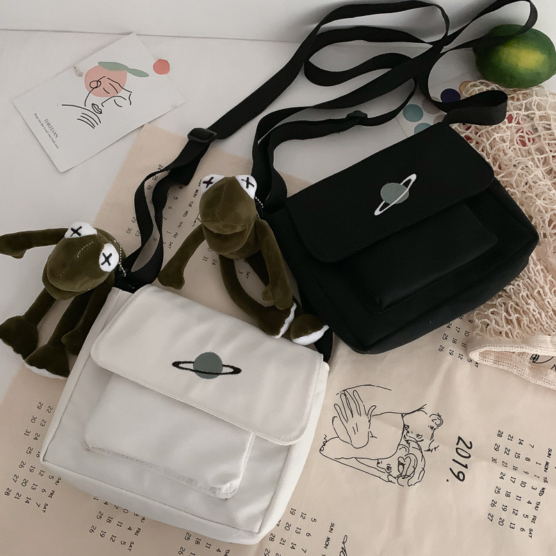 Tas kurir siswa kolase kasual  - Embroidery Font ulasan dan harga