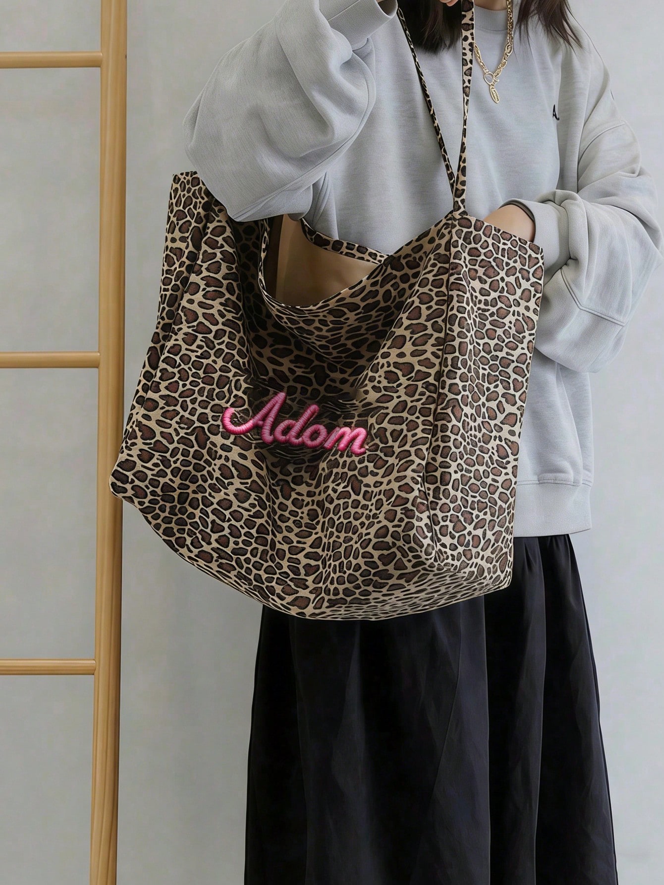 Tas Tote Motif Macan Tutul Nam - Embroidery Names ulasan dan harga