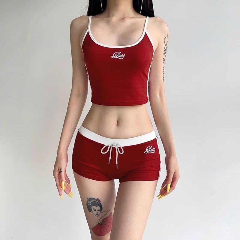 Set Pakaian Wanita Motif Patch - Embroidery Font ulasan dan harga
