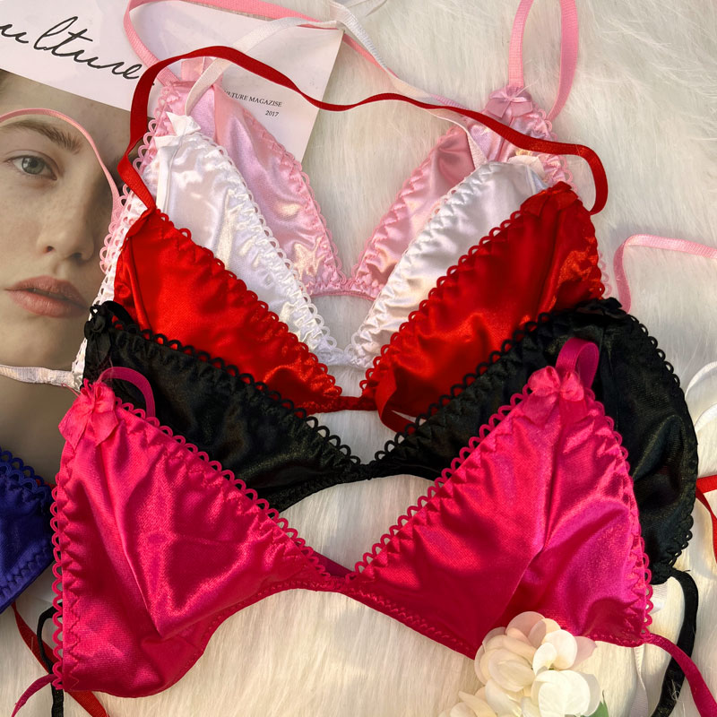 Set Bra Segitiga dan G-string  - Embroidery Names ulasan dan harga