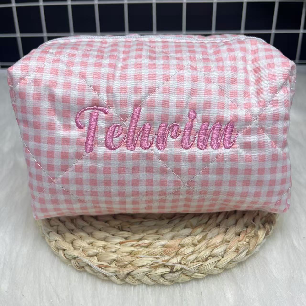 Tas Kosmetik Bergaris Kapasita - Embroidery Names ulasan dan harga